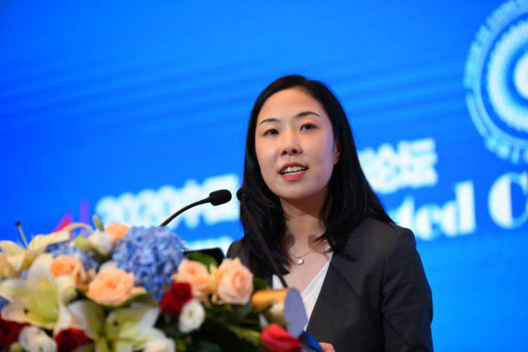 香港交易所首席中国经济学家,中国银行业协会首席经济学家巴曙松教授